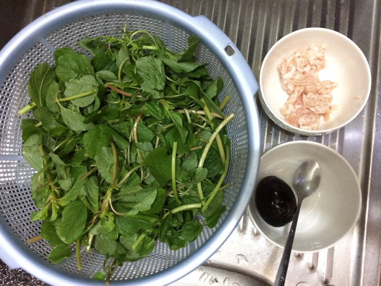 上汤皮蛋苋菜
