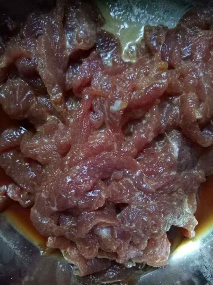 肉片炒香菇