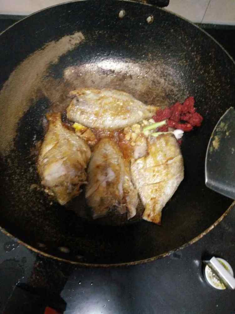 红烧肉鲳鱼