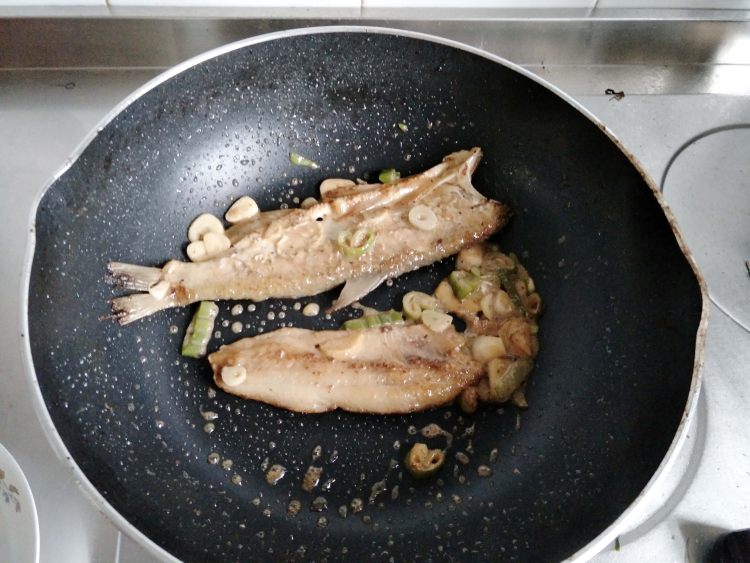 煎鱼