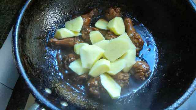 土豆鸡翅根