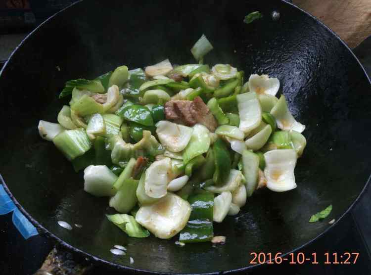 烧肉炒油菜茎