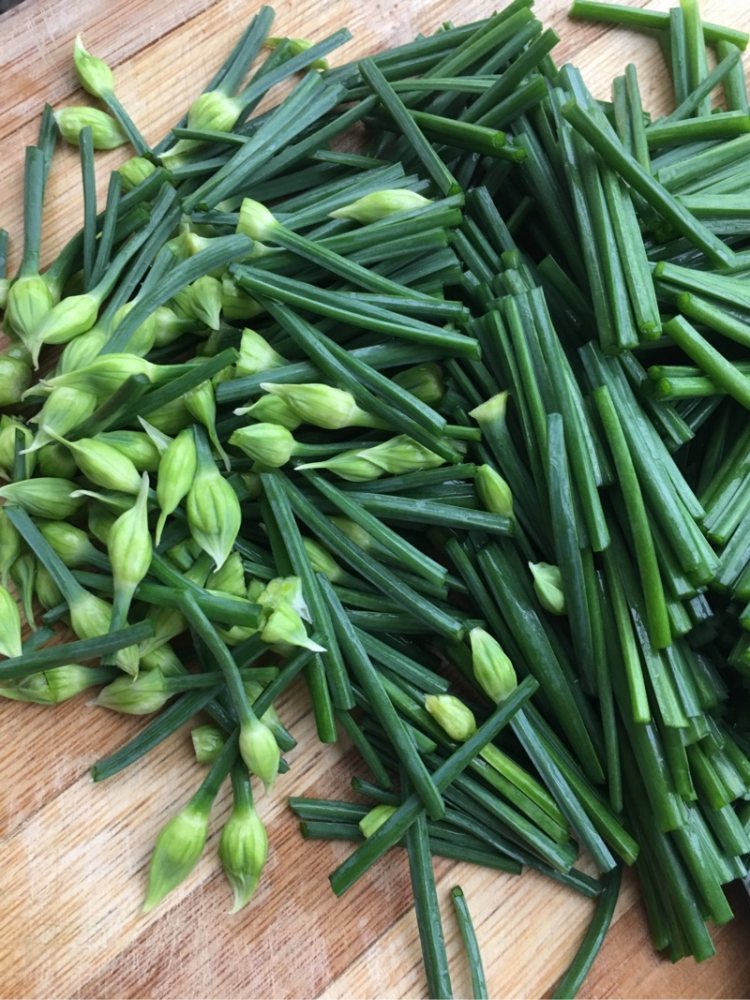 韭菜花炒鱿鱼圈