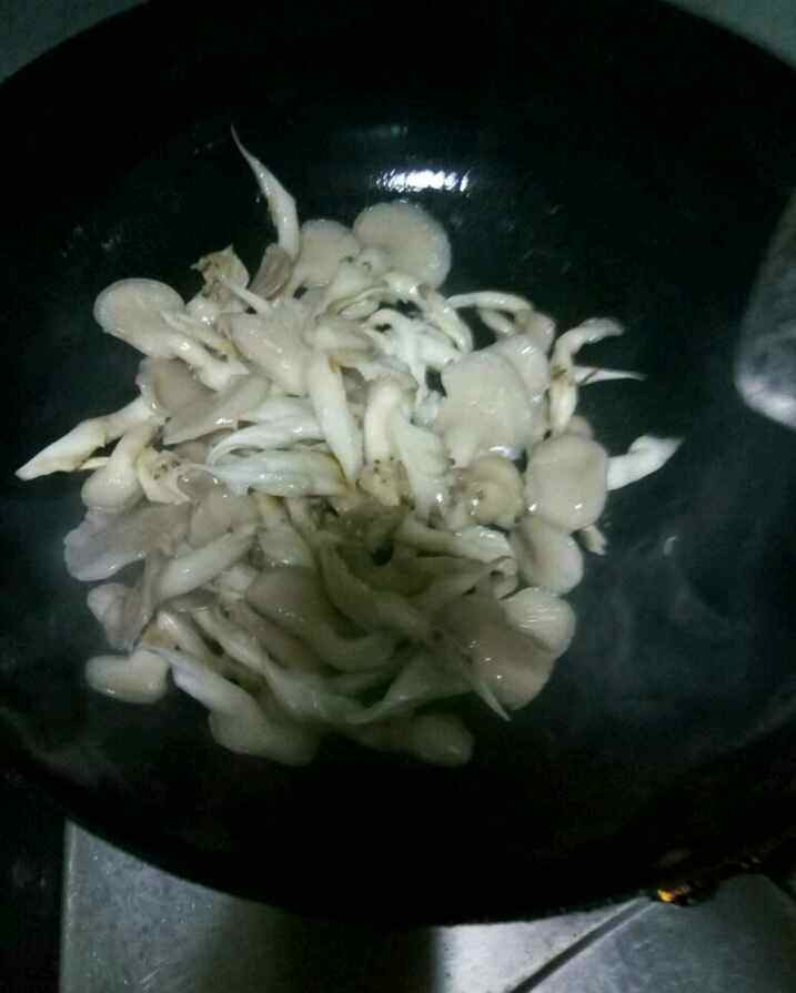蘑菇鱼肉汤