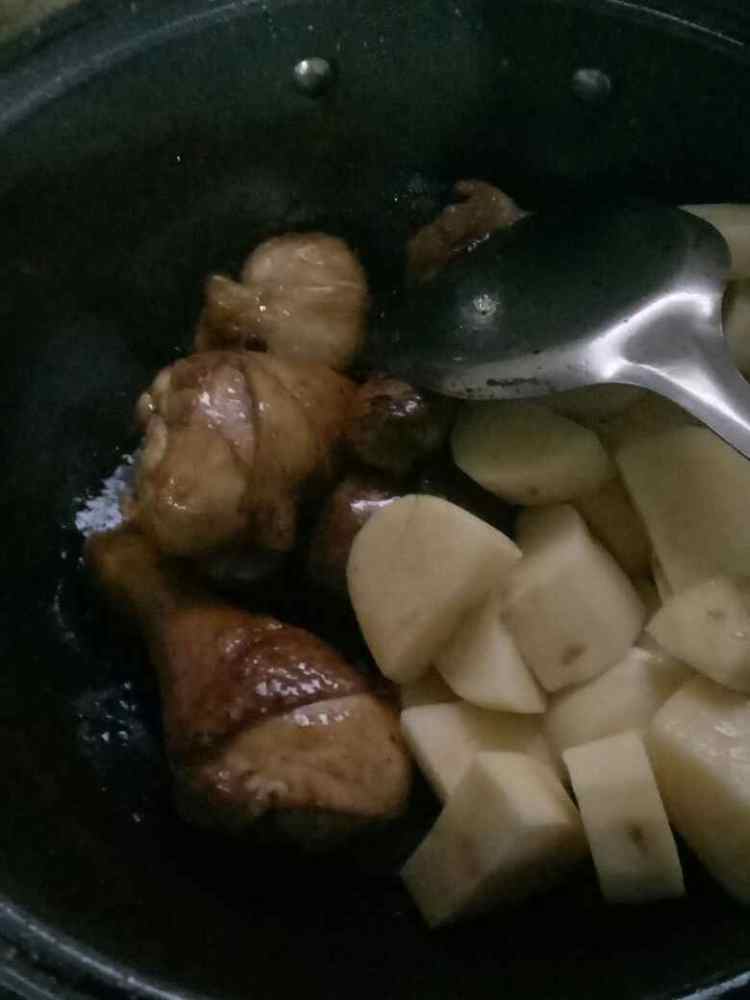 土豆炖鸡腿