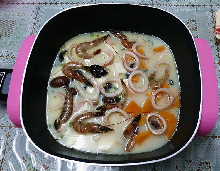 奶炖海鲜锅