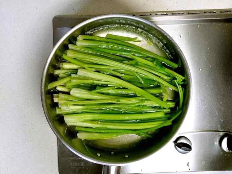 芹菜香菇饺子