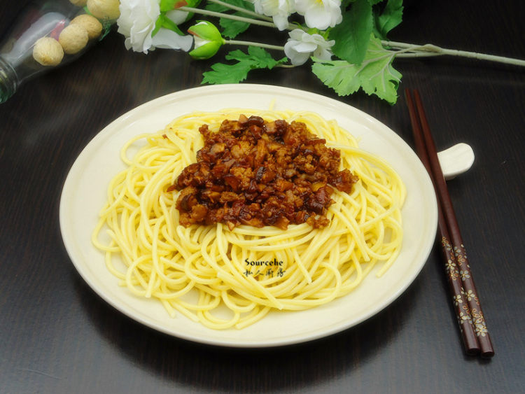香菇肉末酱拌意面#百