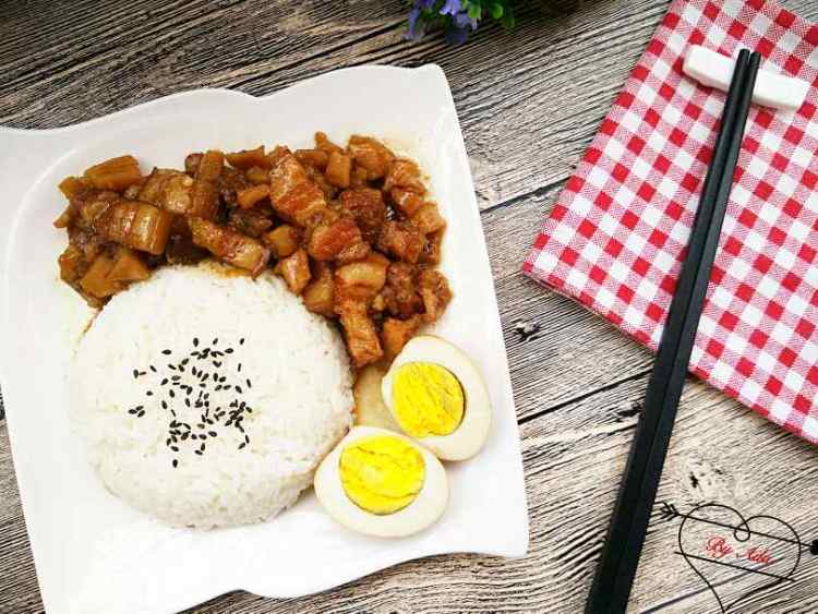 家常卤肉饭