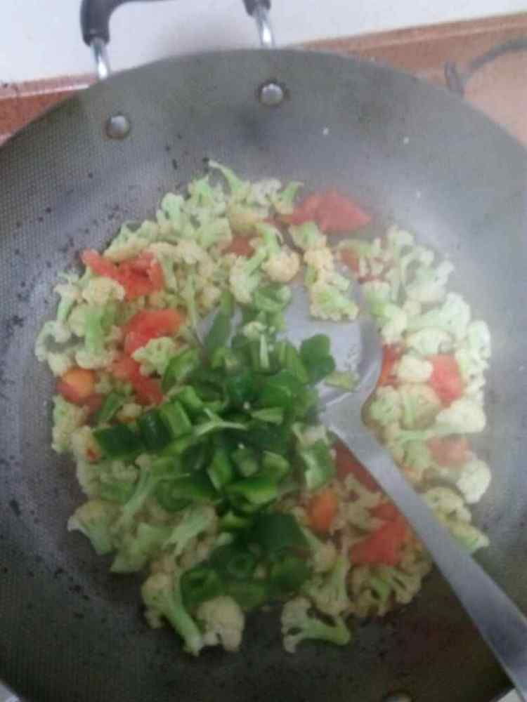 番茄炒菜花