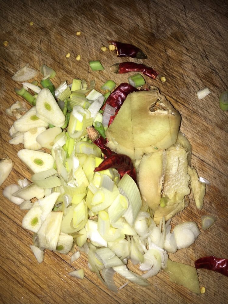鸡腿炖土豆