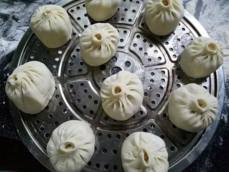 腊肉包子