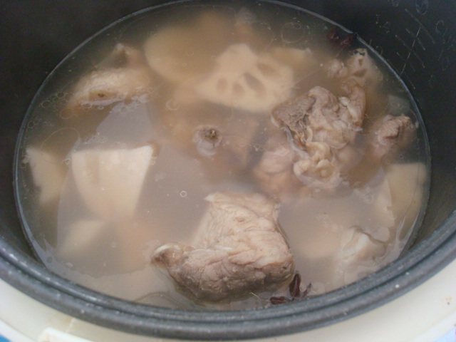 排骨炖莲藕