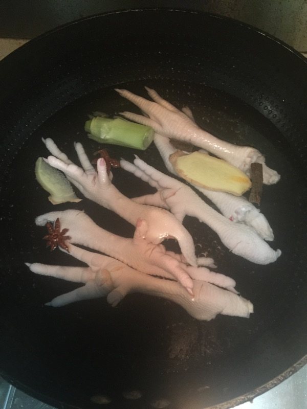 泡菜鸡脚