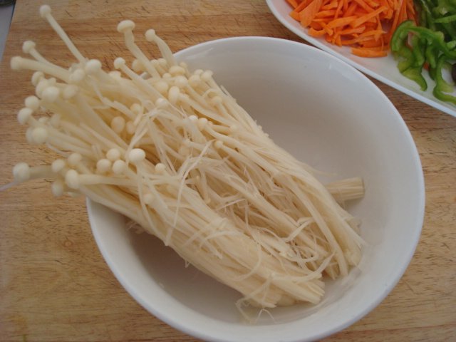三丝素炒金针菇