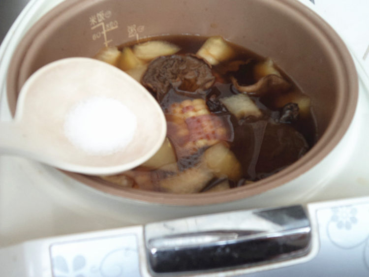 榛蘑玉米冬瓜汤