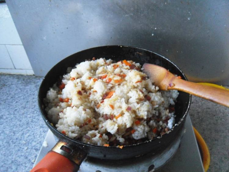 腊肉蛋炒饭