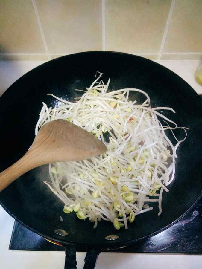 鸡肝炒豆芽