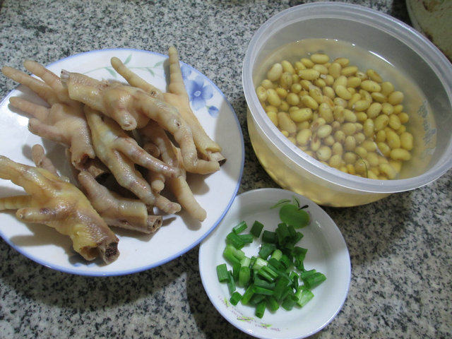 鸡爪黄豆汤