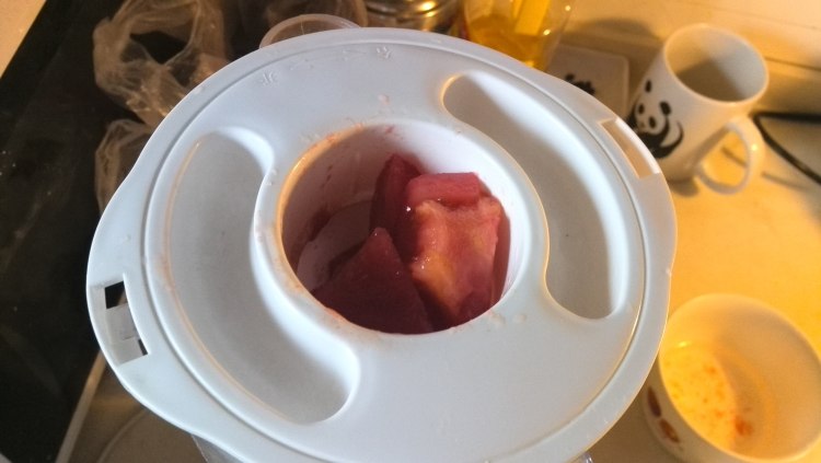 鲜榨蜂蜜苹果番茄汁
