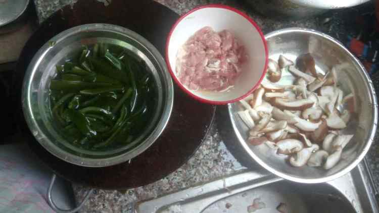 海带冬菇瘦肉汤