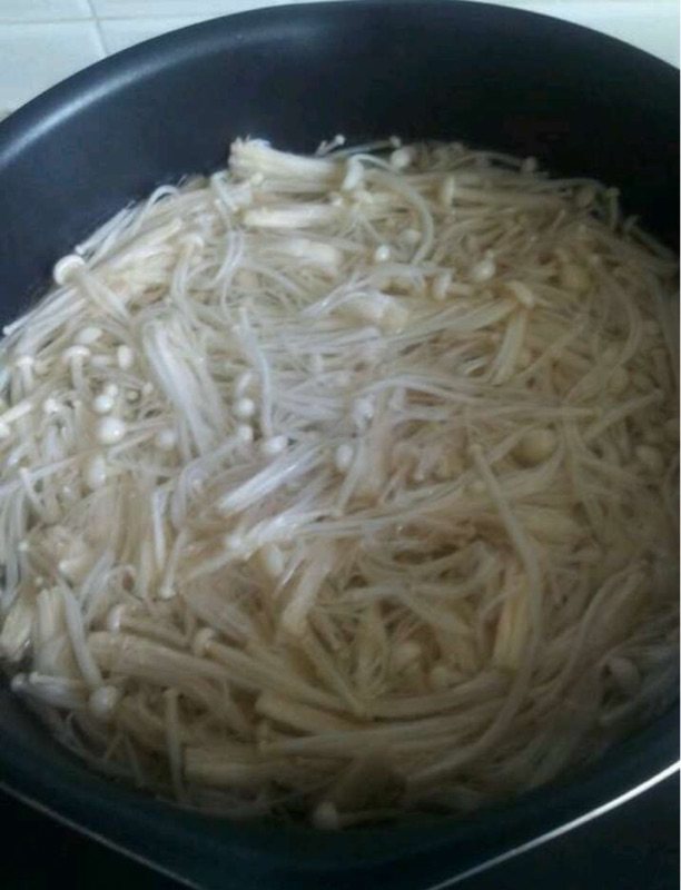 凉拌金针菇