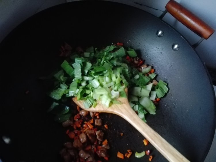 蔬菜鲜肉炒饭