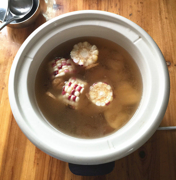 墨鱼菌菇养生汤