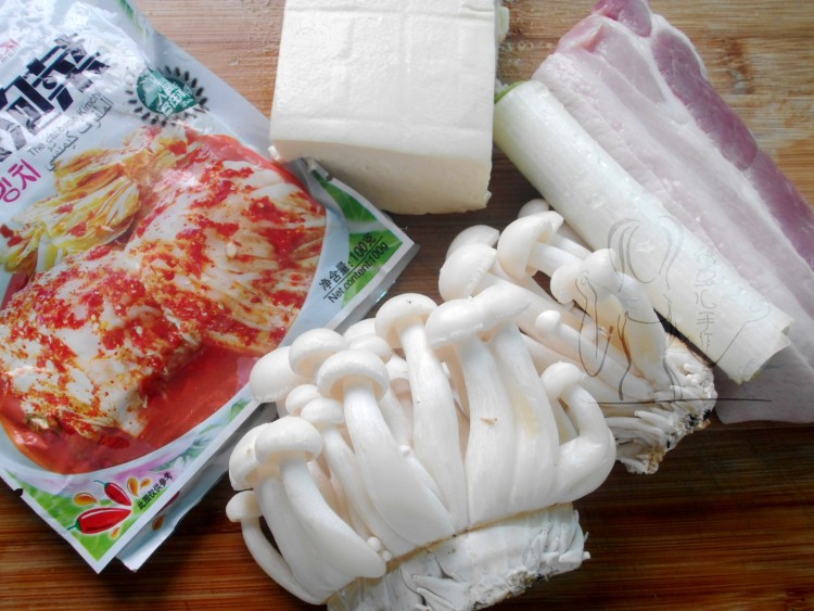 泡菜海鲜豆腐煲