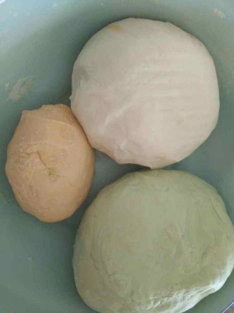 双色猪肉香菜饺子