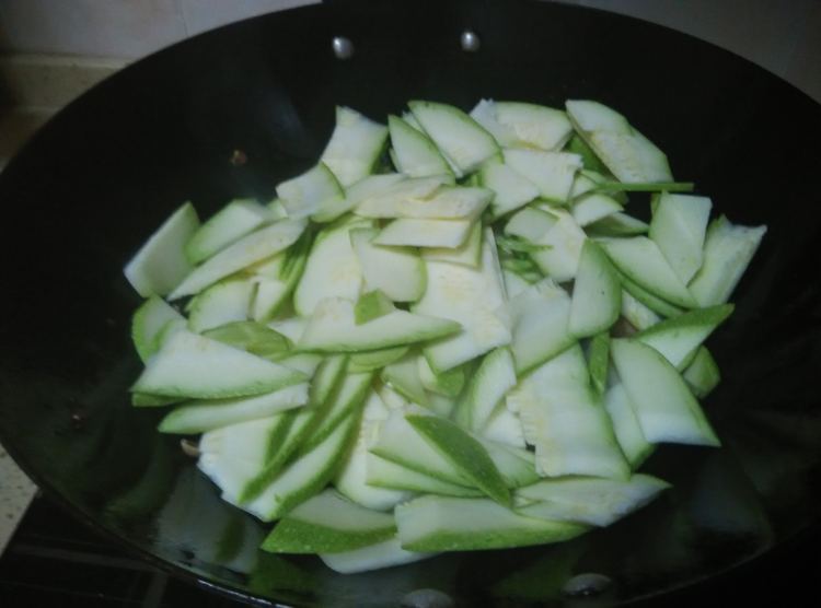 西葫芦香菇炒肉