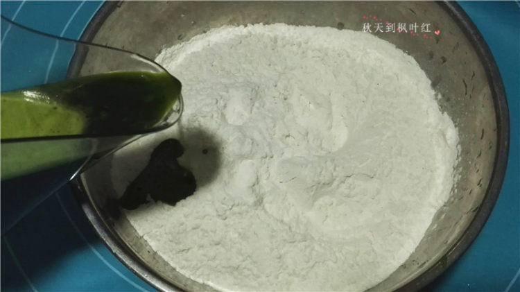 菠菜鲜肉清汤馄饨