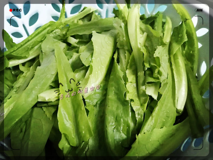 鸡汁蒜头浸油麦菜