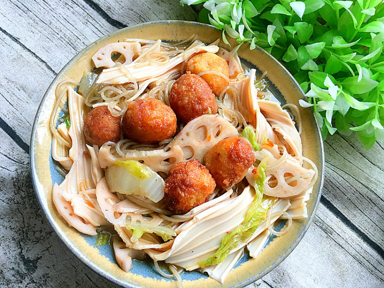 白菜烧土豆丸子