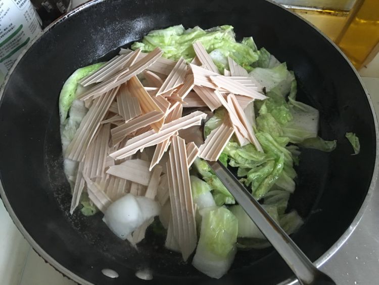 白菜烧土豆丸子