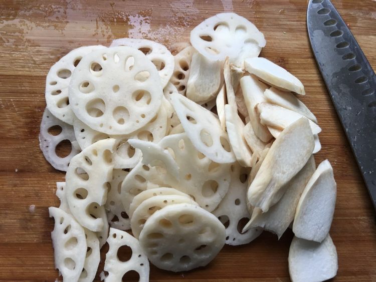 白菜烧土豆丸子