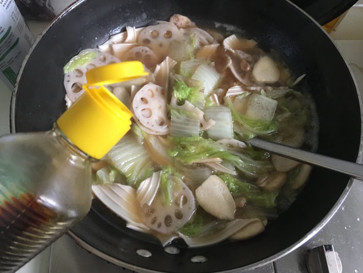 白菜烧土豆丸子