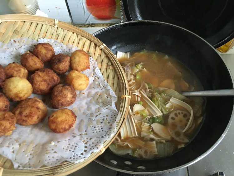 白菜烧土豆丸子
