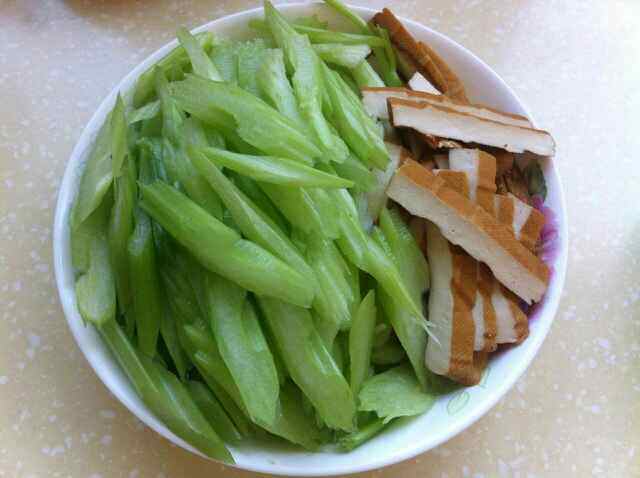 西芹香干炒黄牛肉