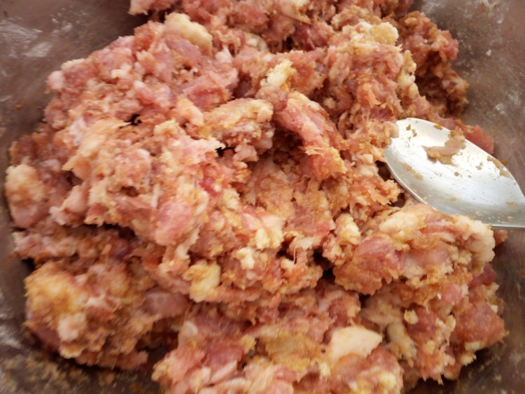 炸猪肉馒头狮子头