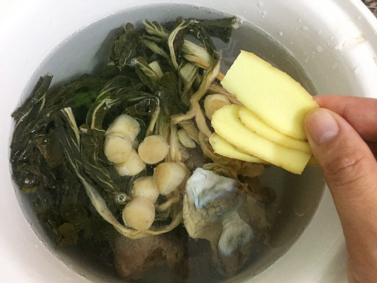 瑶柱陈肾煲菜干