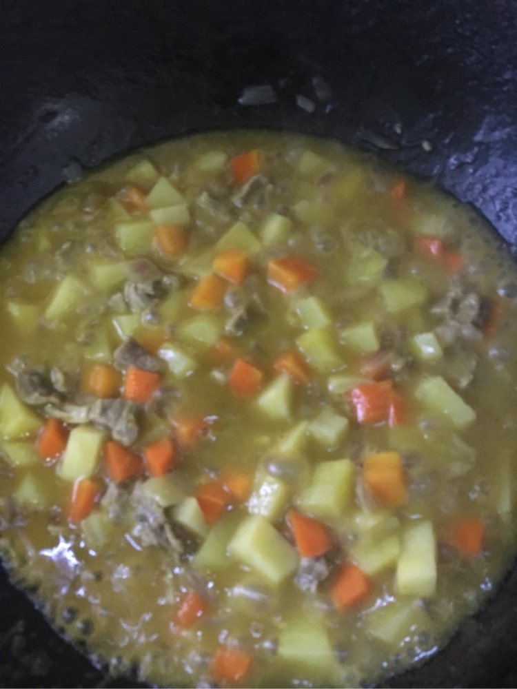 咖喱牛肉土豆盖浇饭