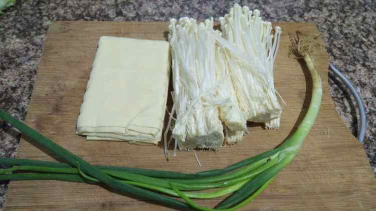 金针菇炒豆皮