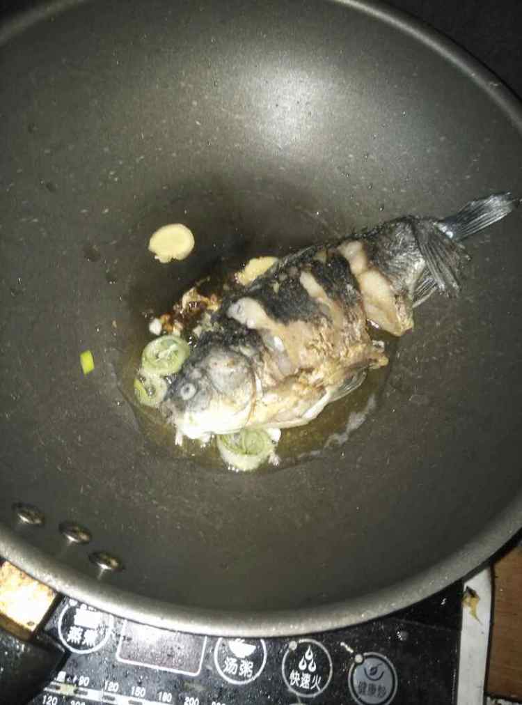 鲫鱼汤