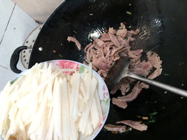 肉片炒萝卜丝