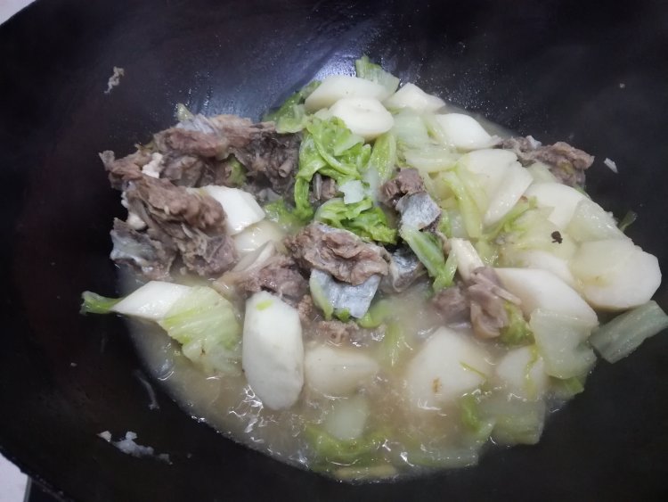 羊骨白菜炖山药