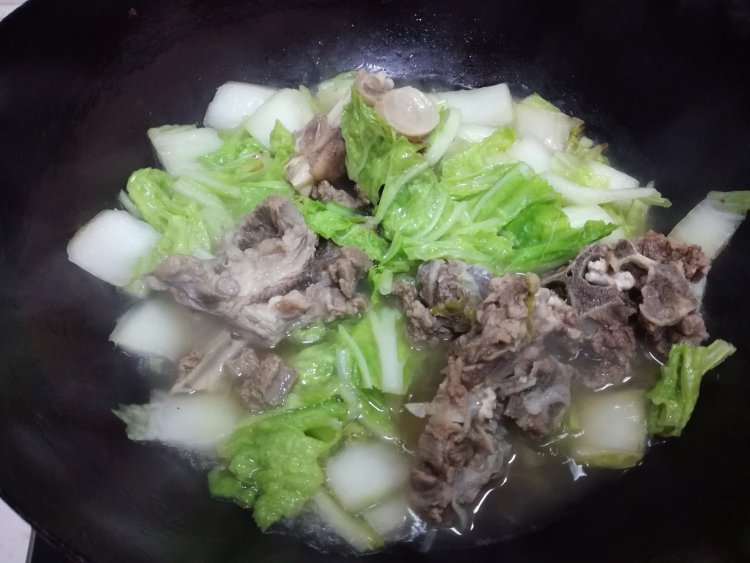 羊骨白菜炖山药