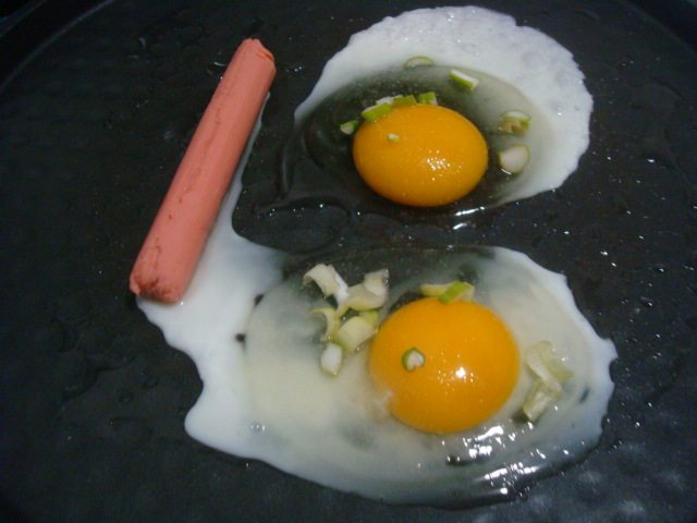 鸡蛋香肠手抓饼