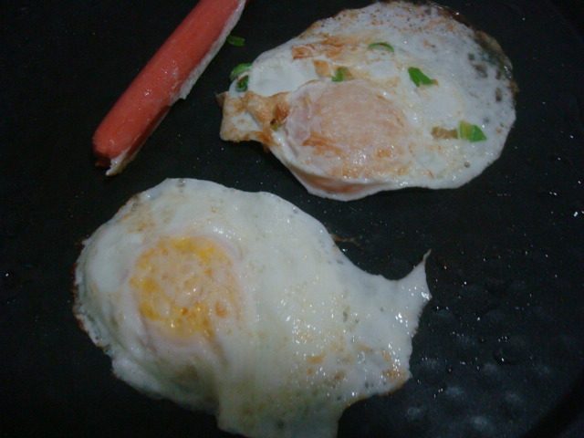 鸡蛋香肠手抓饼