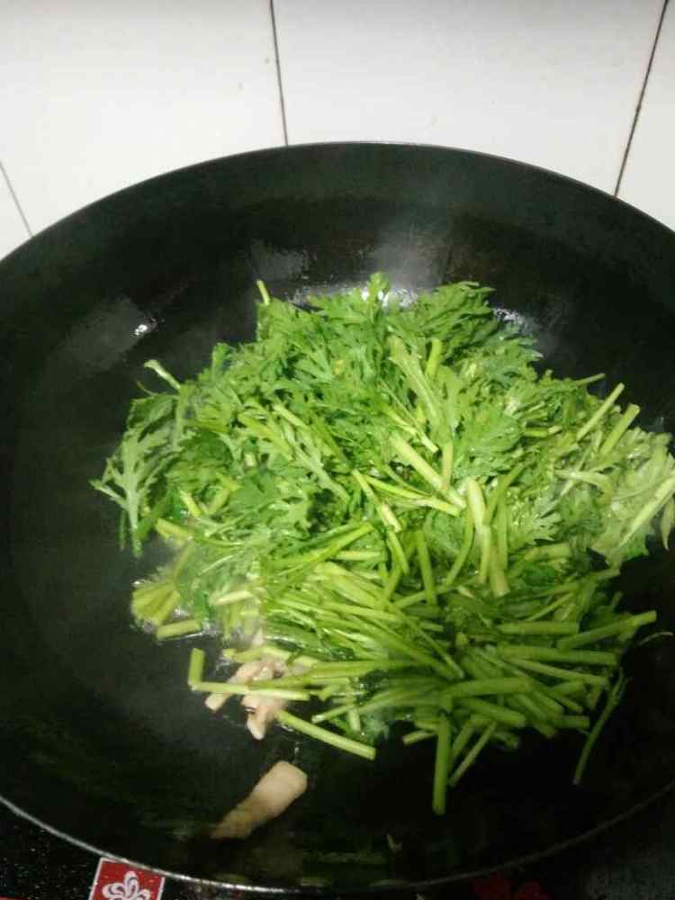 肉丝扒茼蒿